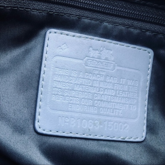 Excellent condition. SILVER and Heather grey color. COACH purse - Picture 3 of 3